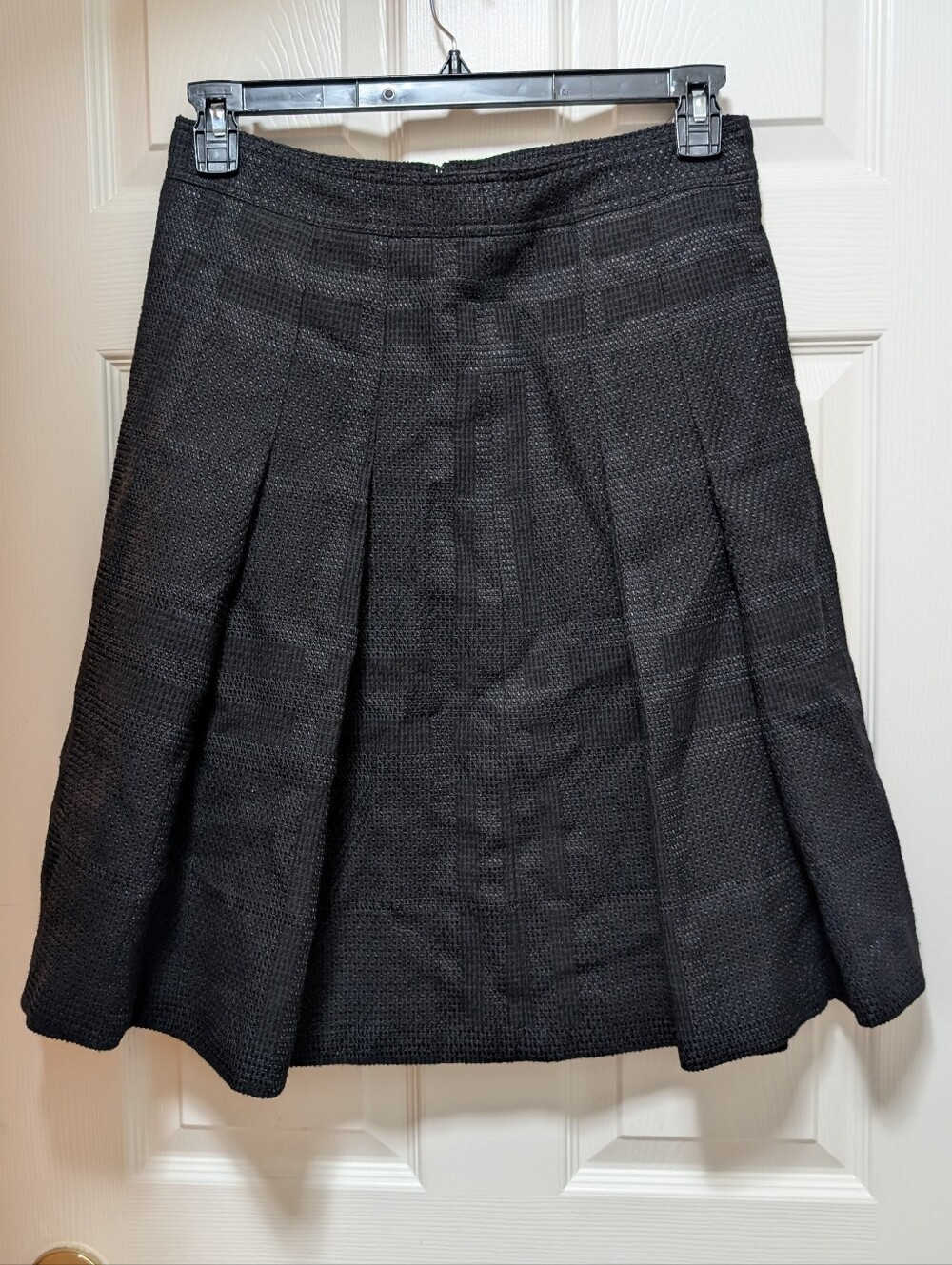 Burberry Pleated Check Black Tweed Wool Blend Skirt Size US 6 Gray Plaid